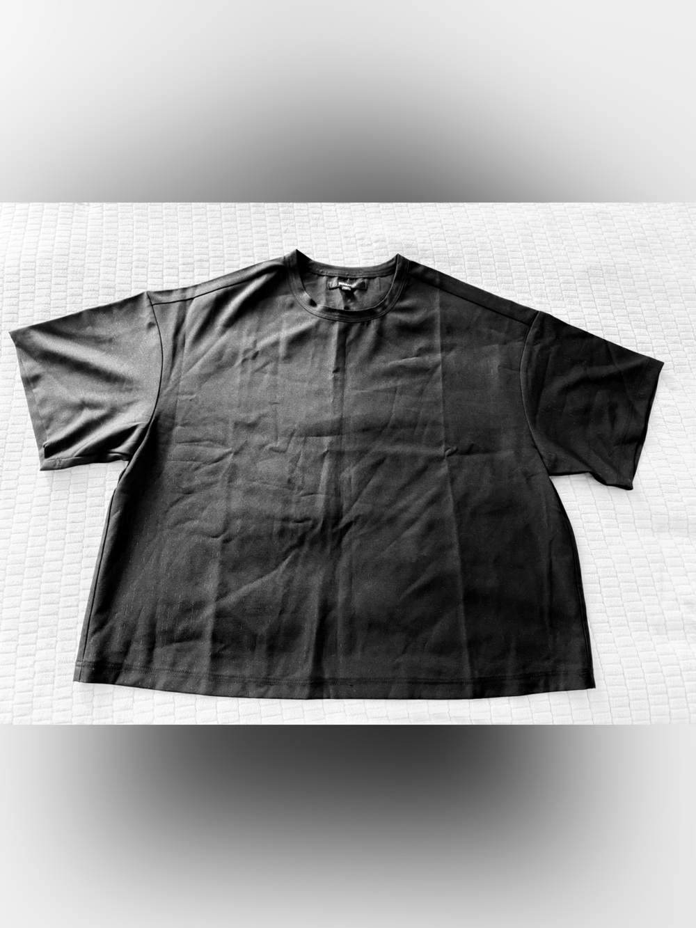Universal Boxy Cropped Tee - Picture 3 of 5